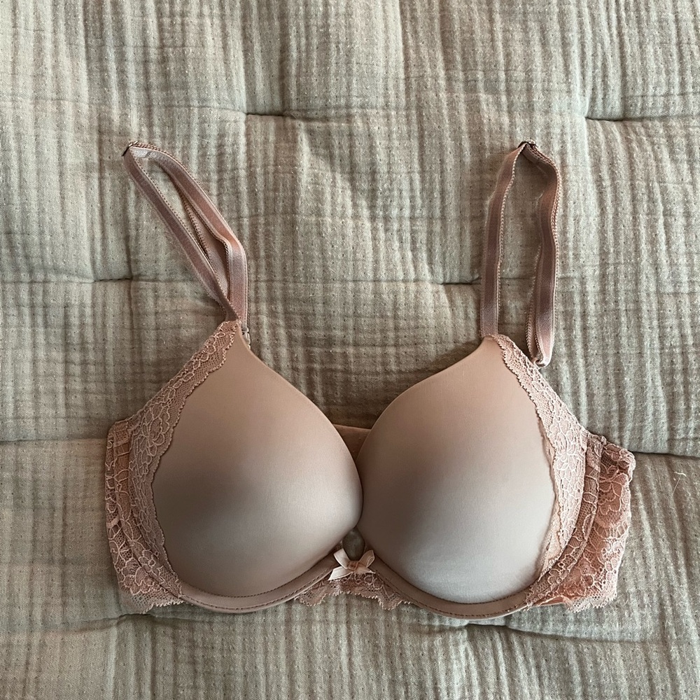 VGUC/EUC Victoria’s Secret Dream Angels Lace Push-Up Bra